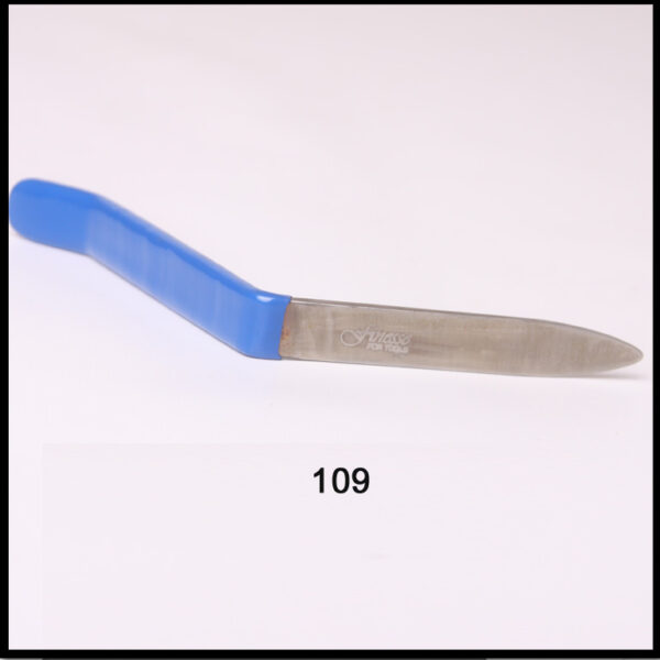 #109- 4″ Long Old Dent Wizard Hand Spoon