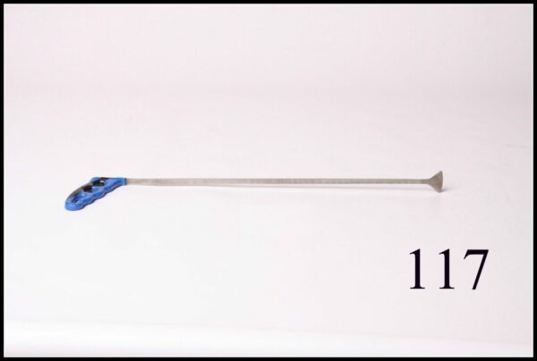 #117- 18″ Long Whale Tail with 1 3/8″ Spade