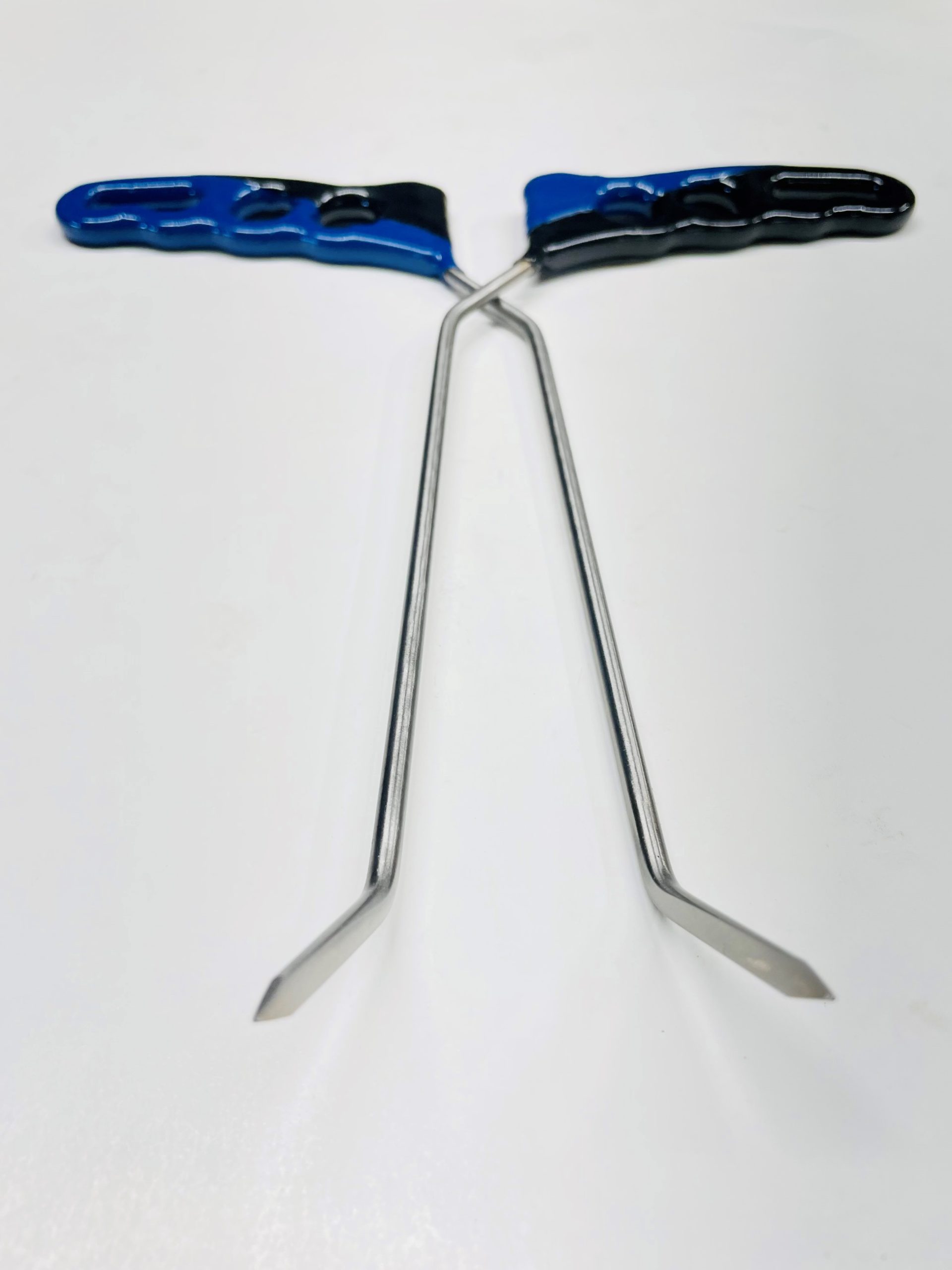 #88s – 9″ Long 3/16″ Diameter 15° Raised Flag Set with Super Sharp Tip